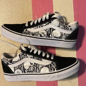 Skull/skeleton vans size women’s 7